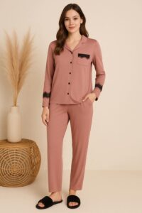 Pyjama Rose poudré avec Dentelle discrète